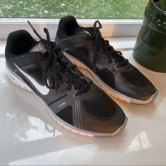 NIKE Training Flex Move Fit 469770 Black Womens Athletic Shoes Lightweight sz9.5 - Picture 1 of 8